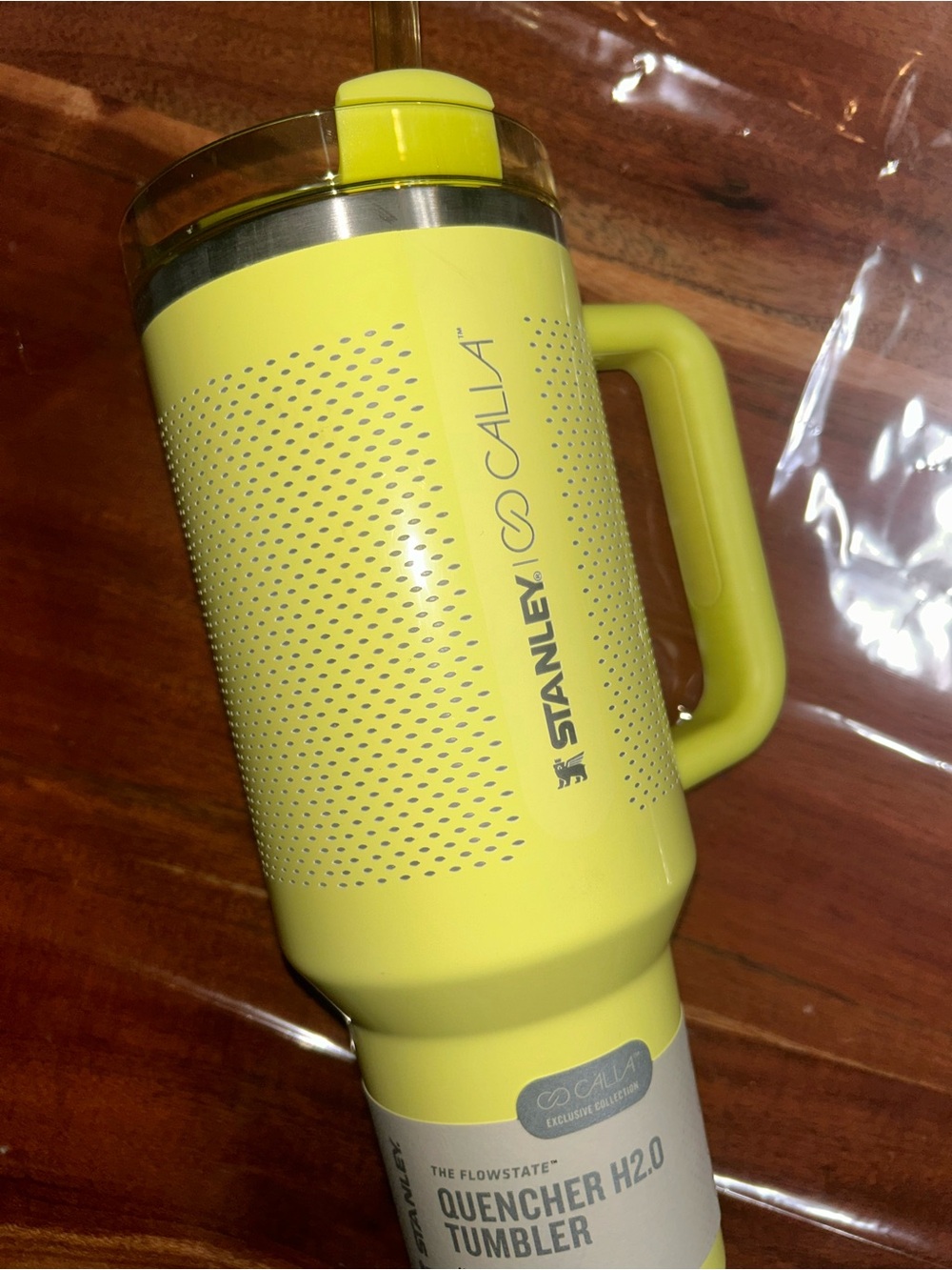 Stanley x Owala Quencher H2.0 Tumbler - Yellow limited edition